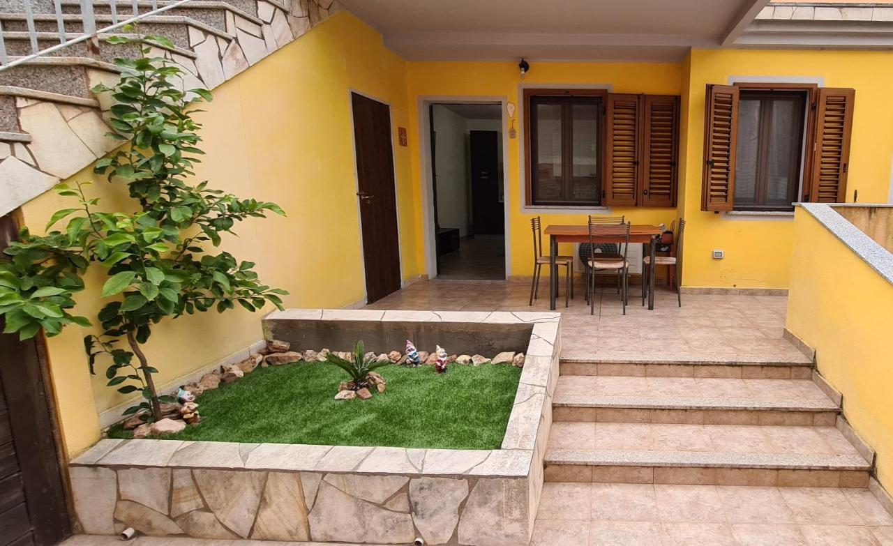 Casa Lory Villa SantʼAntìoco Buitenkant foto